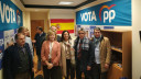 Pilar del Castillo visita la sede de campaña de Ga...