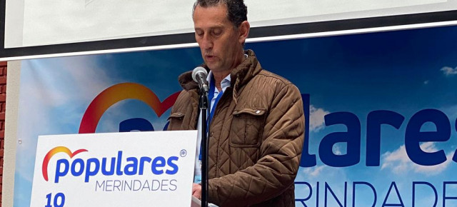 Manuel Villanueva durante su discurso como reelegido Presidente comarcal
